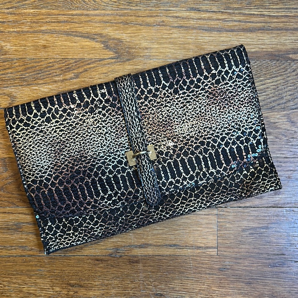 Elegant Black and Gold Sequin Snake Print Clutch w/chain